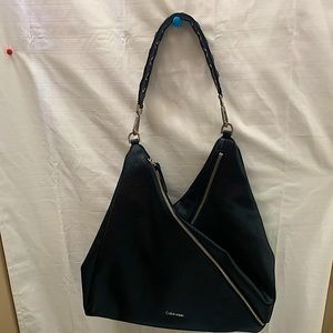 Calvin Klein tote bag with 2 oversized pockets, inner zipper pocket & crossbody